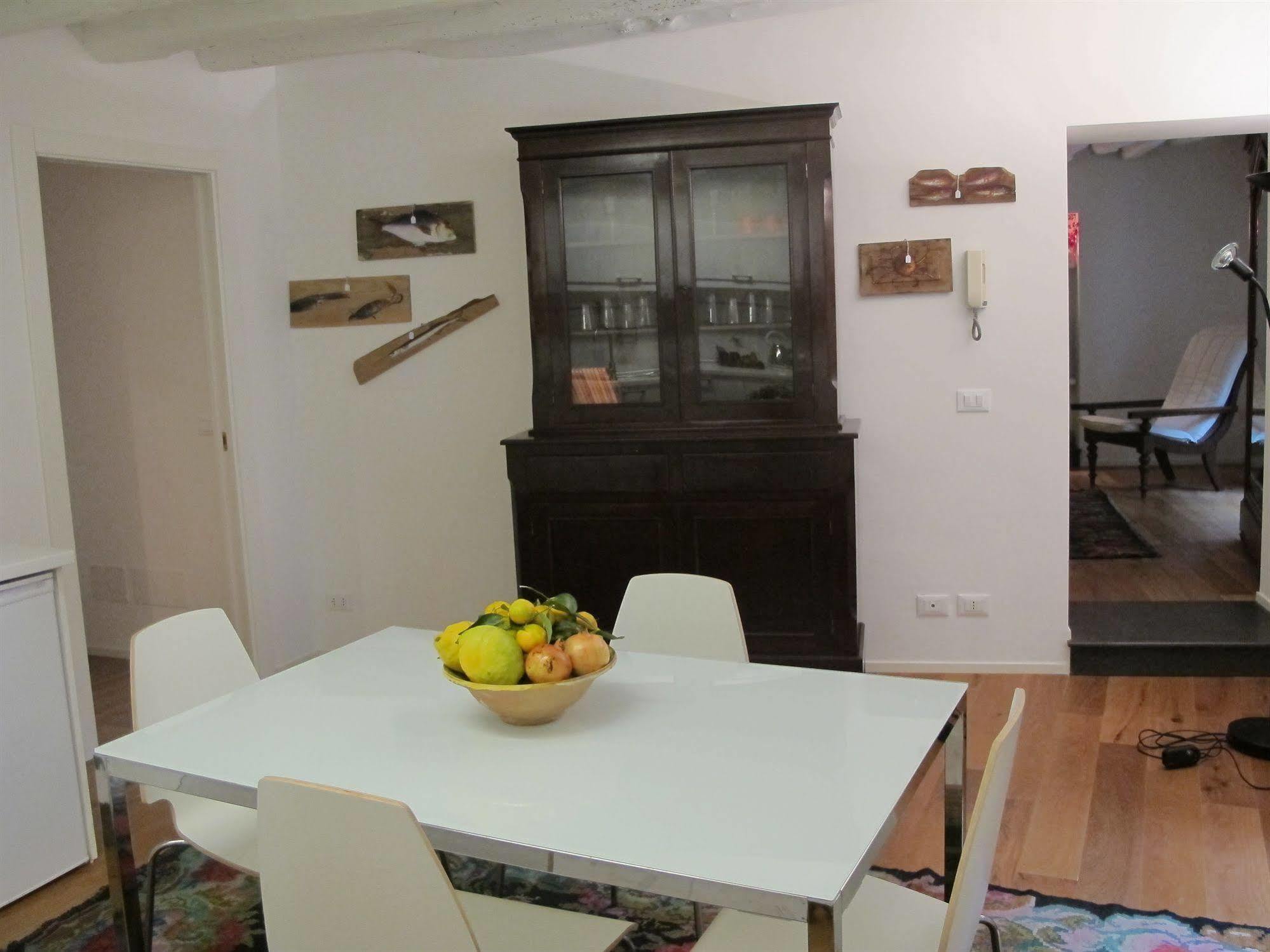 Bb 22 Charming Rooms & Apartments ปาแลร์โม ภายนอก รูปภาพ