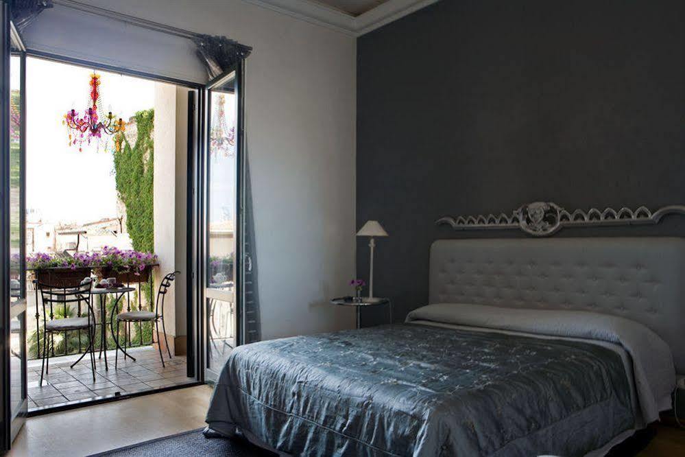 Bb 22 Charming Rooms & Apartments ปาแลร์โม ภายนอก รูปภาพ