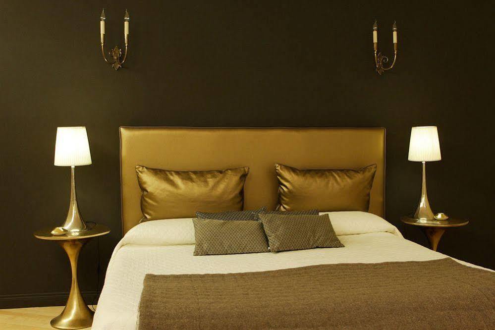 Bb 22 Charming Rooms & Apartments ปาแลร์โม ภายนอก รูปภาพ