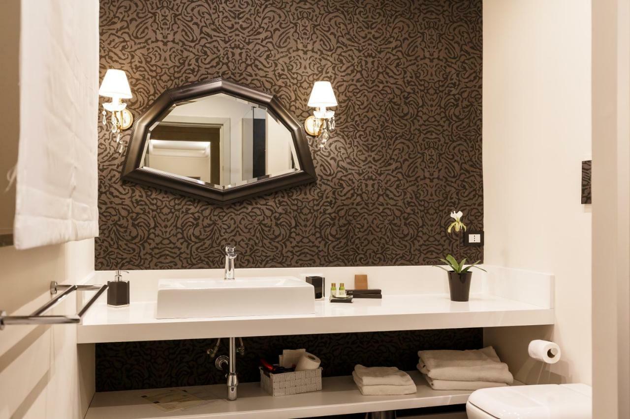 Bb 22 Charming Rooms & Apartments ปาแลร์โม ภายนอก รูปภาพ
