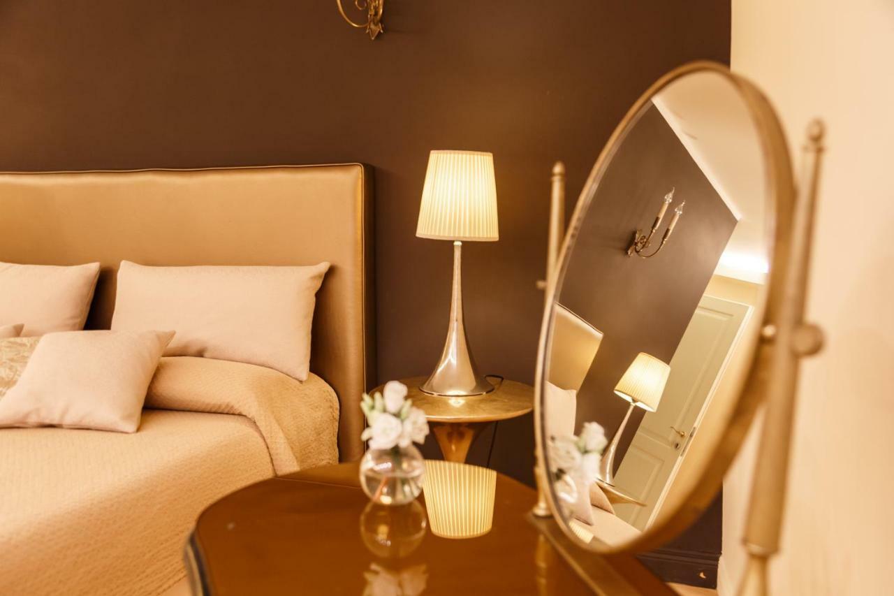 Bb 22 Charming Rooms & Apartments ปาแลร์โม ภายนอก รูปภาพ